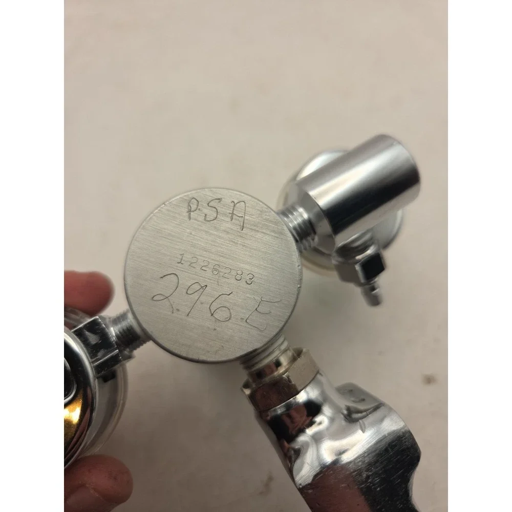 Veriflo Corp 1226283 regulator with gauges - TESTED SEE NOTES
